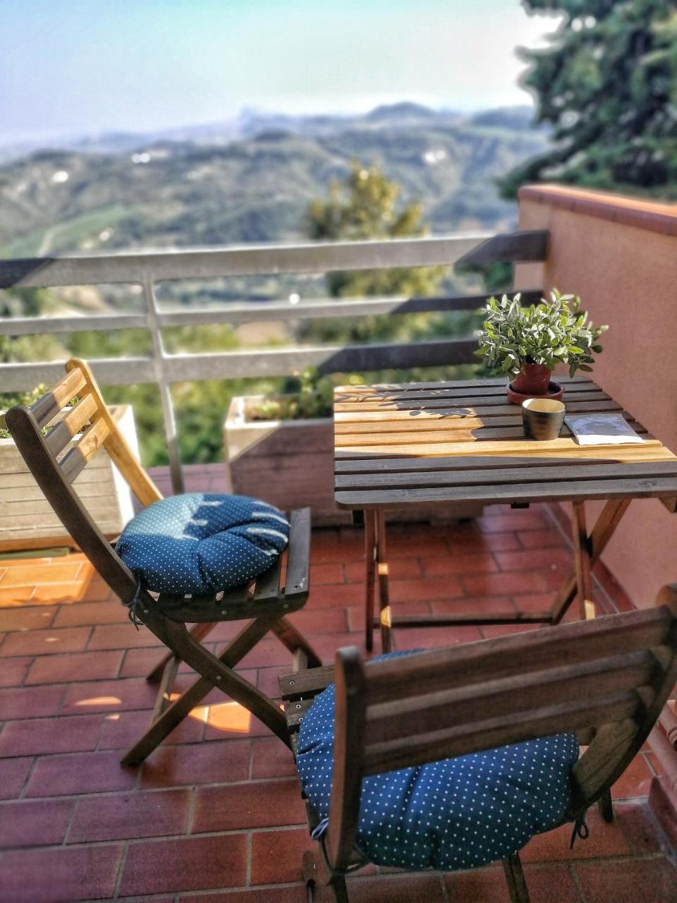 Il Giardino Dei Frati Bed & Breakfast Roncofreddo Eksteriør bilde